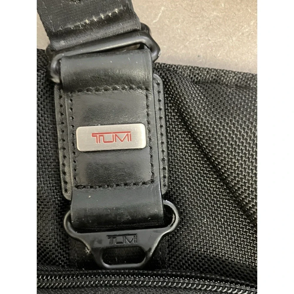 Tumi Yuma Slim Career Nylon Brief Case Laptop Bag Ballistic 16X12  22631DH Black